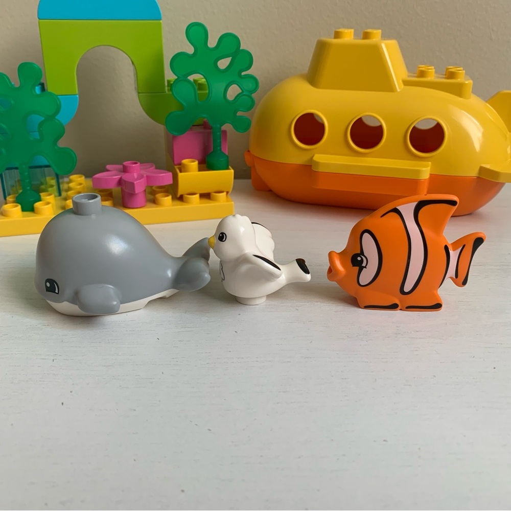 Lego DUPLO Submarine Adventure Set 10910 - Picture 4 of 9